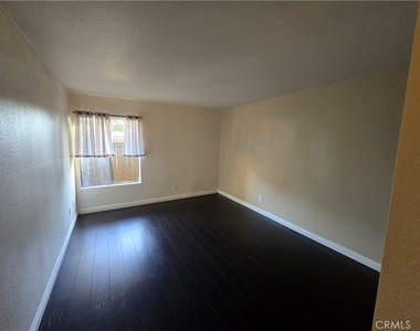 1345 Cabrillo Park Drive - Photo Thumbnail 9