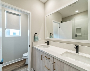 824 S Harbor Blvd - Photo Thumbnail 12