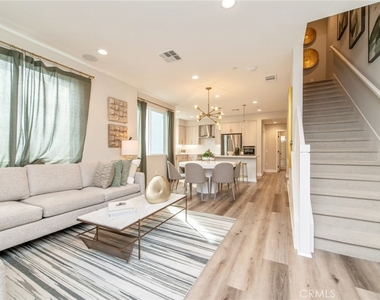 824 S Harbor Blvd - Photo Thumbnail 10