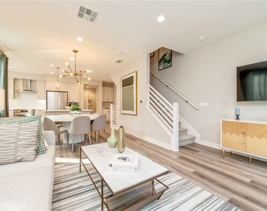 824 S Harbor Blvd - Photo Thumbnail 9