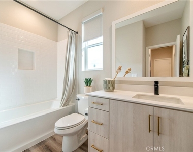 824 S Harbor Blvd - Photo Thumbnail 19