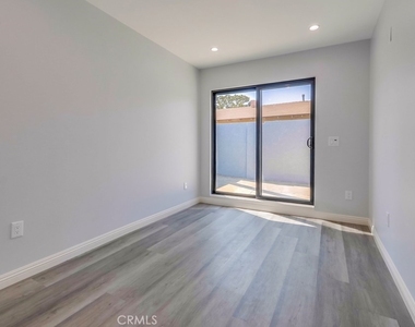 1260 E Turin Avenue - Photo Thumbnail 7