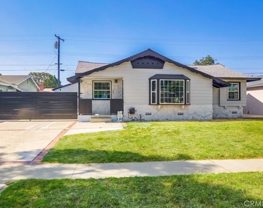 1260 E Turin Avenue - Photo Thumbnail 13