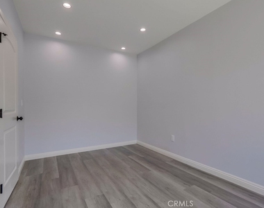 1260 E Turin Avenue - Photo Thumbnail 8