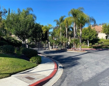 357 S San Vicente Lane - Photo Thumbnail 12