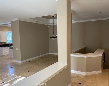357 S San Vicente Lane - Photo Thumbnail 8