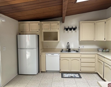 8621 Willow - Photo Thumbnail 13