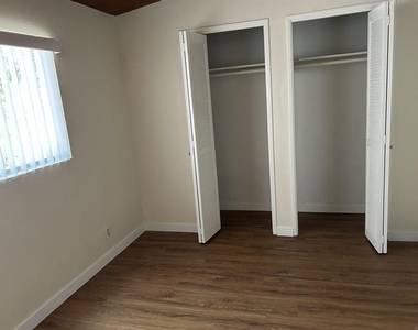 8621 Willow - Photo Thumbnail 19