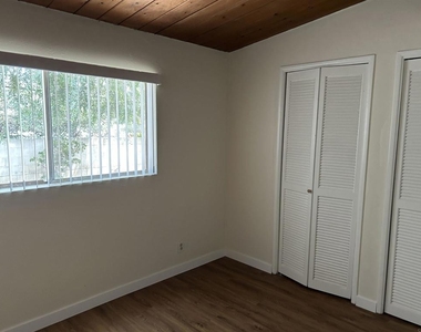 8621 Willow - Photo Thumbnail 20