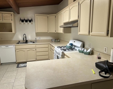 8621 Willow - Photo Thumbnail 15