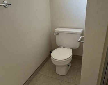 8621 Willow - Photo Thumbnail 28