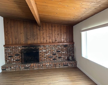 8621 Willow - Photo Thumbnail 12