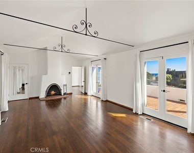 4 Camel Point Drive - Photo Thumbnail 12