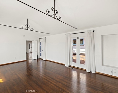 4 Camel Point Drive - Photo Thumbnail 11