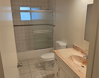 7815 Mango Avenue - Photo Thumbnail 9