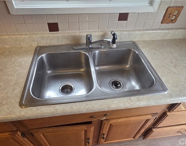 7815 Mango Avenue - Photo Thumbnail 6