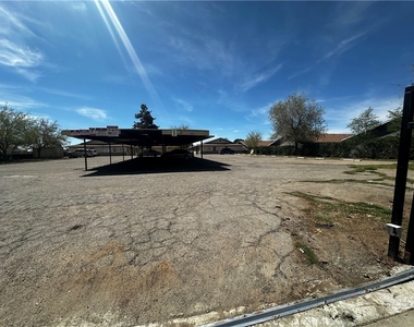 11661 White Avenue - Photo Thumbnail 18