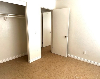 11661 White Avenue - Photo Thumbnail 5