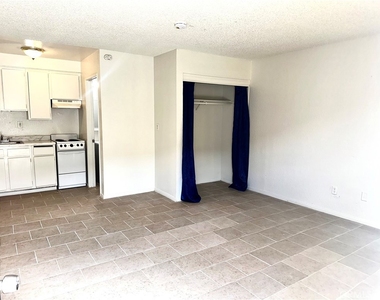 11661 White Avenue - Photo Thumbnail 7