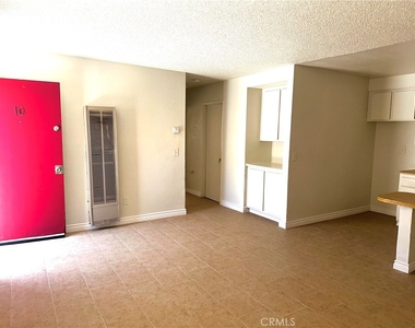 11661 White Avenue - Photo Thumbnail 2