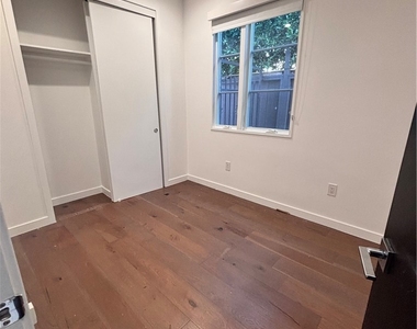1009 Palms - Photo Thumbnail 6