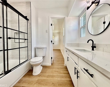 910 Acacia Avenue - Photo Thumbnail 13