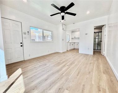910 Acacia Avenue - Photo Thumbnail 16