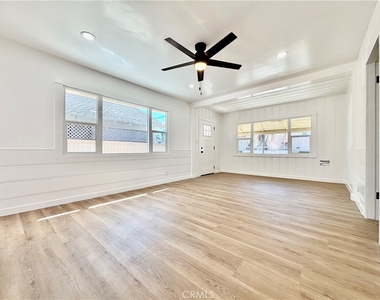 910 Acacia Avenue - Photo Thumbnail 2