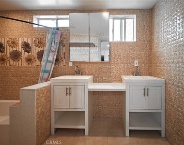6217 Avon Avenue - Photo Thumbnail 6