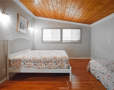 6217 Avon Avenue - Photo Thumbnail 2