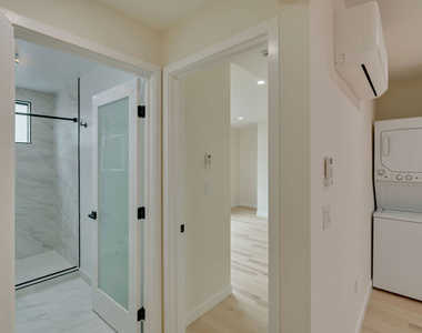 928 N San Vicente Boulevard - Photo Thumbnail 6