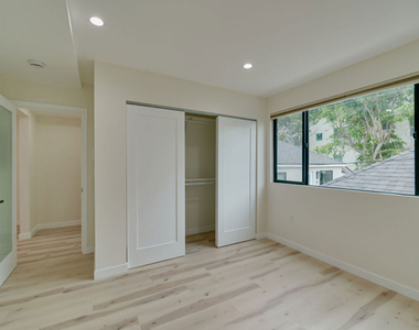 928 N San Vicente Boulevard - Photo Thumbnail 10