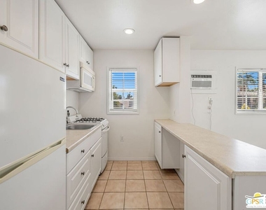 1674 S Via Salida - Photo Thumbnail 18