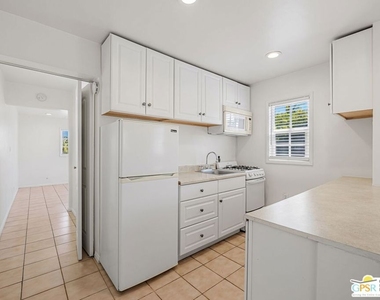 1674 S Via Salida - Photo Thumbnail 16