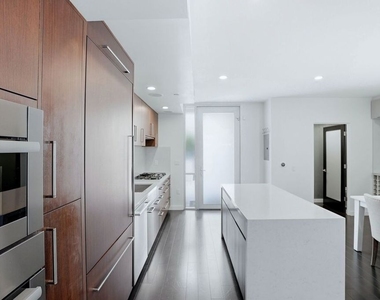 125 Pacific Street - Photo Thumbnail 2