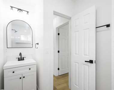 4555 Acacia Avenue - Photo Thumbnail 19