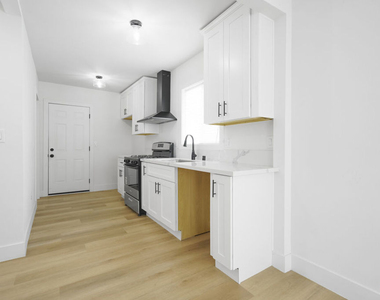 4555 Acacia Avenue - Photo Thumbnail 10