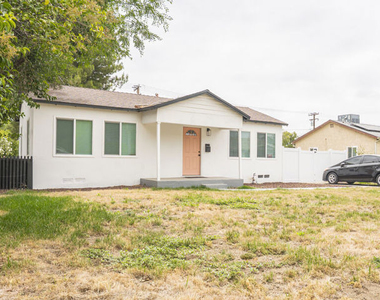 4555 Acacia Avenue - Photo Thumbnail 4