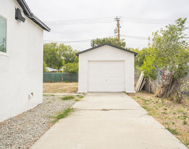4555 Acacia Avenue - Photo Thumbnail 21
