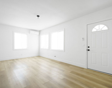 4555 Acacia Avenue - Photo Thumbnail 6