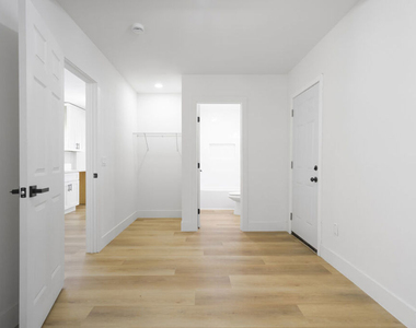 4555 Acacia Avenue - Photo Thumbnail 14