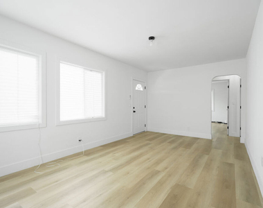 4555 Acacia Avenue - Photo Thumbnail 7