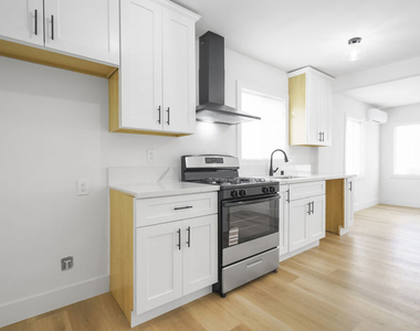 4555 Acacia Avenue - Photo Thumbnail 12