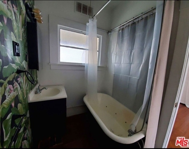30 Dudley Avenue - Photo Thumbnail 10