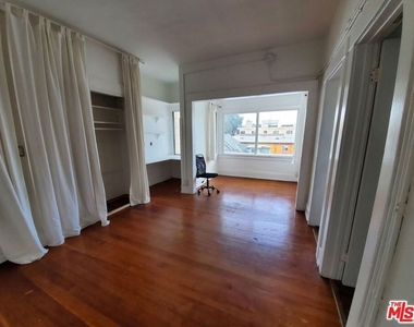 30 Dudley Avenue - Photo Thumbnail 8