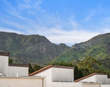 1550 Palisades Drive - Photo Thumbnail 20