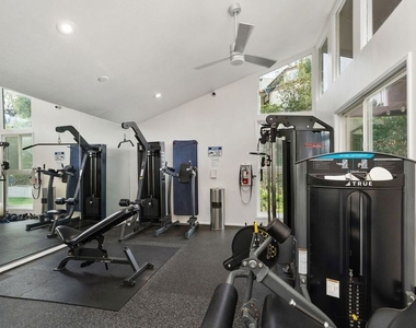 1550 Palisades Drive - Photo Thumbnail 25