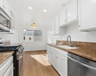 1550 Palisades Drive - Photo Thumbnail 11