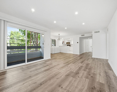 1037 N Vista Street - Photo Thumbnail 5