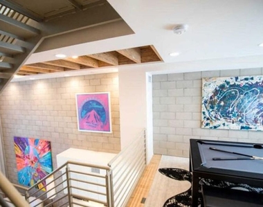 3450 Cahuenga Boulevard - Photo Thumbnail 4